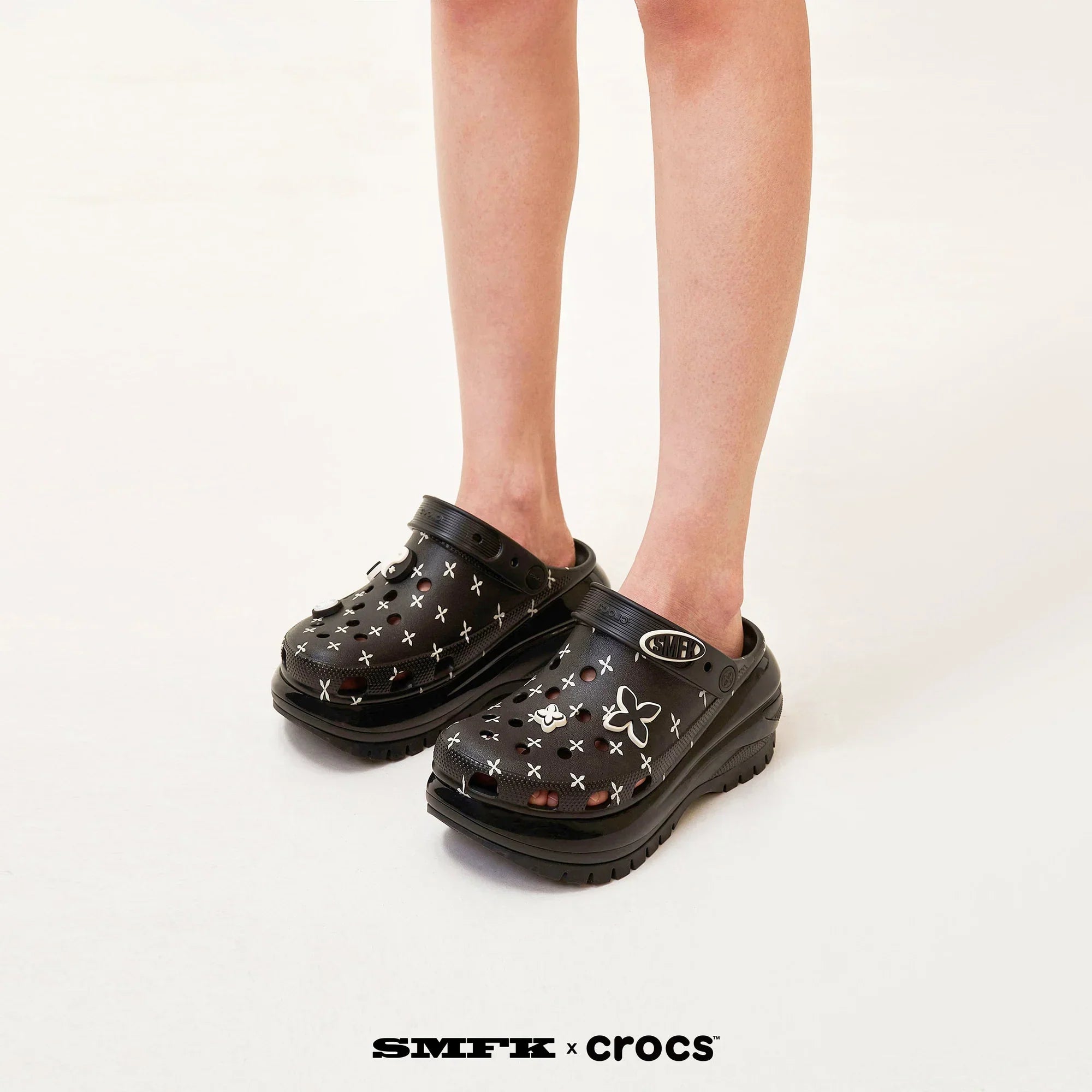 SMFK X CROCS BLACK COMPASS CLOG UNISEX – 8pm Canada Store