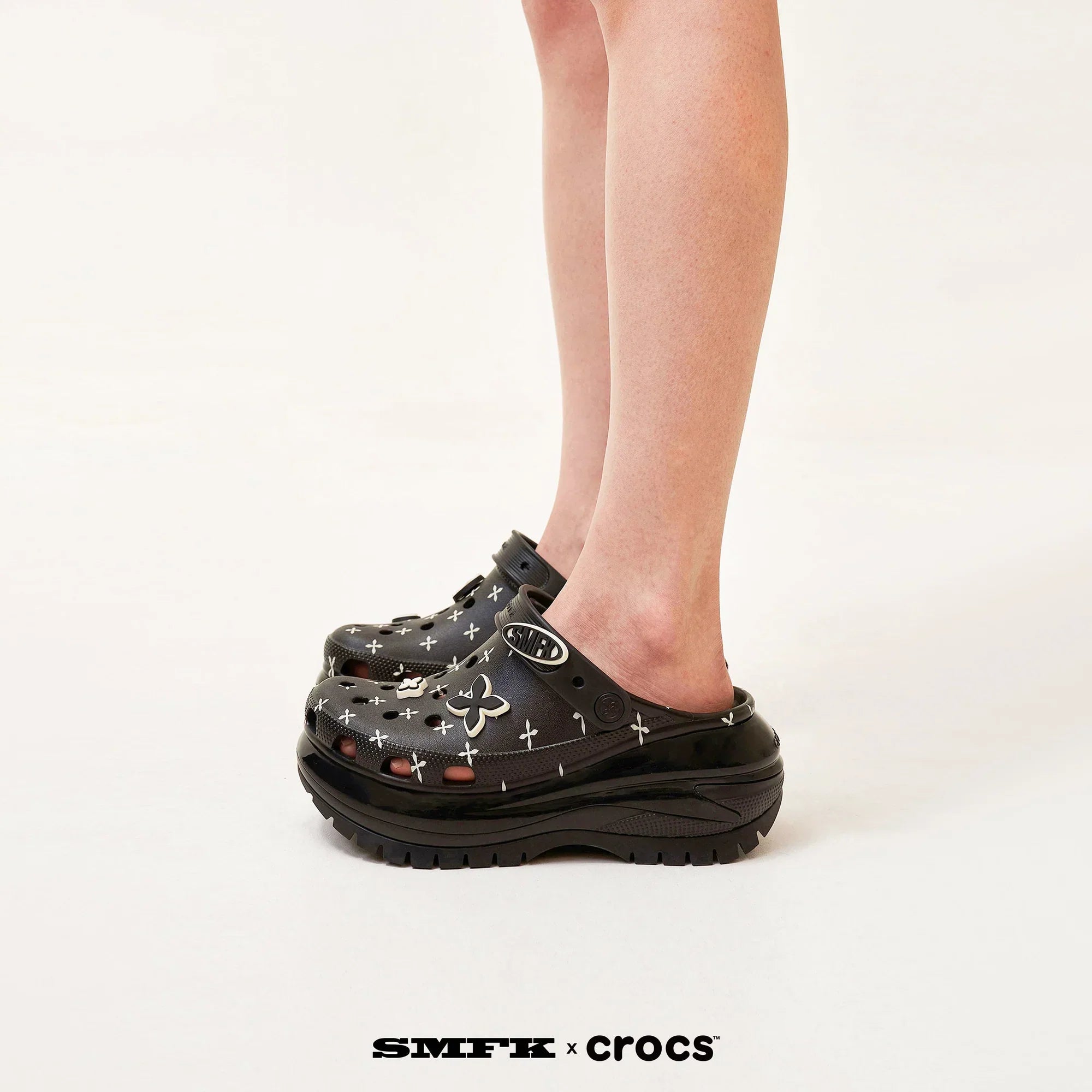 SMFK X CROCS BLACK COMPASS CLOG UNISEX – 8pm Canada Store